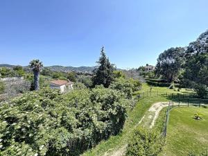 Cannes - 2 pièces résidence avec parc et piscine