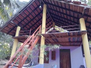 Breezy Beach Cabanas