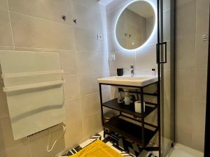 Suite Titouan - Appartement 2 personnes - Check in h24 & Wifi