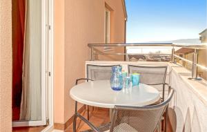 1 Bedroom Nice Apartment In Baska Voda