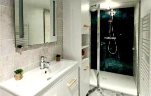 Maisons de vacances Nice Home In Coulon With Wi-fi : photos des chambres