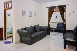 Villa Tentram Puncak, 6 Kamar, Billiar, Karaoke