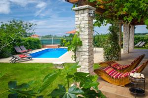 Villa Sunset with sea view for 6 persons near Novigrad