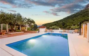 Gorgeous Apartment In Klek With Wifi - Ploča