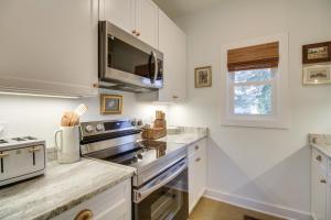 Charming Appomattox Home Half-Mi to Main Street!