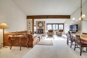 Mammoth Lakes Condo Walk to Village and Gondola!