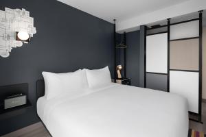 King Room with City View room in Aloft by Marriott New York Chelsea