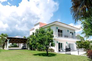 Luxury Villa Iberosta Del Mar - 4BDR, Private Beach, Pool & Jacuzzi