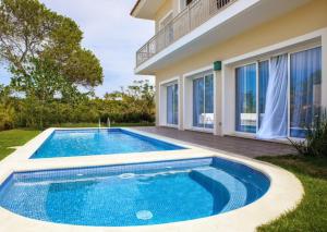 Luxury Villa Iberosta Del Mar - 4BDR, Private Beach, Pool & Jacuzzi