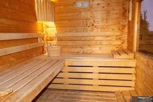 Rez de chalet, Sauna extérieur, Wifi, 4-6 pers, 50m2 - 伊索拉