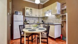 Intimo OldTown Romantic Apartment