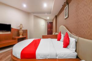 Super Hotel O Grandeur By orbit Hotels Near Chennai shopping mall