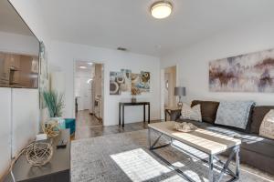 Van Nuys Abode with Patio, 7 Mi to Universal Studios