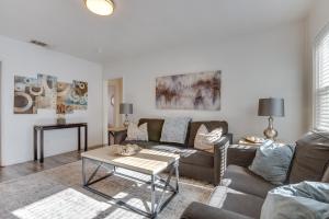 Van Nuys Abode with Patio, 7 Mi to Universal Studios