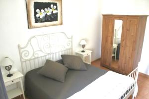 Maisons de vacances Gites avec Piscine et Jacuzzi au Mas de Cadoule : photos des chambres