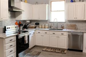 3BR Whimsical Home in a Great Location with Porch