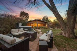 Upscale Uptown retreat home with HotTub and Views