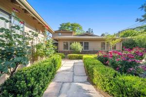 Upscale Uptown retreat home with HotTub and Views