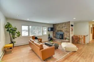 6 Mi to Staunton State Park Conifer Home with Deck - Pine