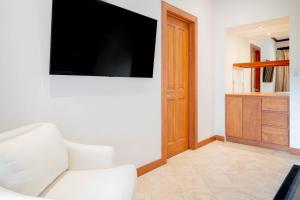 Stylish Apartment w Hotel Amenities @ Los Sueños