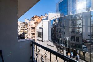 Modern & Elegant City Center Apartments