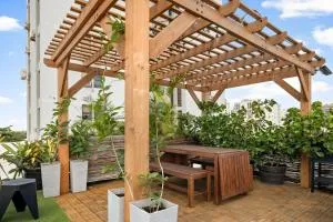 Condado Beach & Rooftop Garden for large groups - Apt 2 - Condado