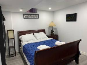 Large Separate Entrance Basement Unit 2Beds 1Washroom Sleeps 4-6