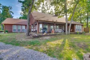 Dock, Views and Grill Spacious Grand Lake Lodge - Spavinaw