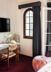 Queen Room room in Palihouse Santa Monica