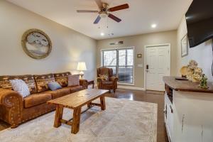 Cozy Bull Shoals Condo Getaway about 1 Mi to Lake!