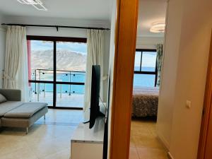 APARTMENT WITH OCEAN VIEW