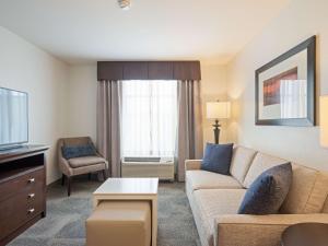 One-Bedroom King Suite - Non-Smoking room in Homewood Suites by Hilton Joplin