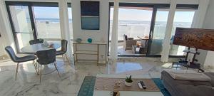 3 Rooms Sunrise Marble Apart - Panoramic Seaview - Casa del Mar
