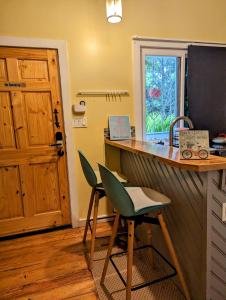 West Bay Roatan - Sunny & Modern Oasis- - 3 min to beach - Queen beds!