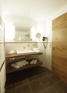 One-Bedroom Apartment with Balcony - Top 2 room in Alpenapartments Unterschlag