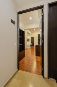 New! Stunning garden house 2 bdr Apt