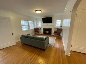 Mustang House - Blencoe