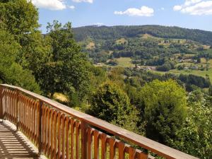 Maisons de vacances Gite Basse-sur-le-Rupt, 4 pieces, 6 personnes - FR-1-589-18 : photos des chambres