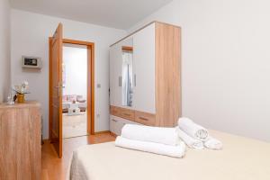 Apartments with parking space Liznjan, Medulin - 21802