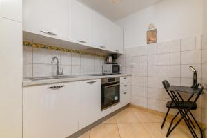 Apartments with parking space Liznjan, Medulin - 21802