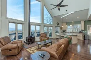 Hummingbirds' Mountain Retreat - Old Fort