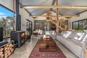 Red Rocks Mountain Retreat, Browns Mountain, Kangaroo Valley - West Cambewarra