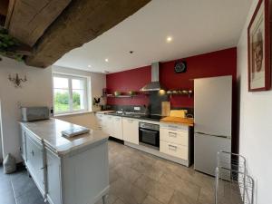 Maison bourbonnaise rénovée avec terrasse, Wifi et parking - FR-1-489-107