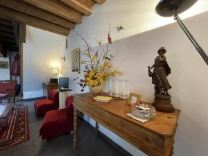 Maison bourbonnaise rénovée avec terrasse, Wifi et parking - FR-1-489-107