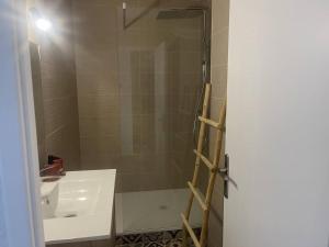 Appartement avec Wifi et Parking sécurisé - FR-1-593-103