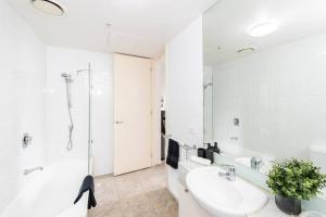Central 1BR Southbank Apartment