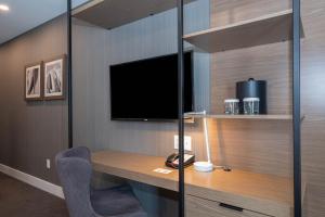 Sandman Signature Calgary Airport Hotel