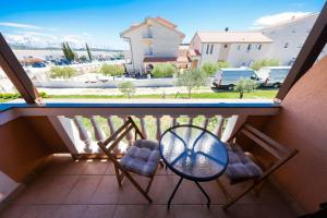 Apartments Vesna - 200 m from beach