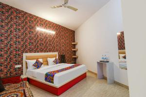 FabHotel Gross Empire