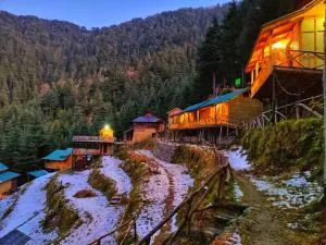 Mid Conifer Resort and Cottages - Chamba